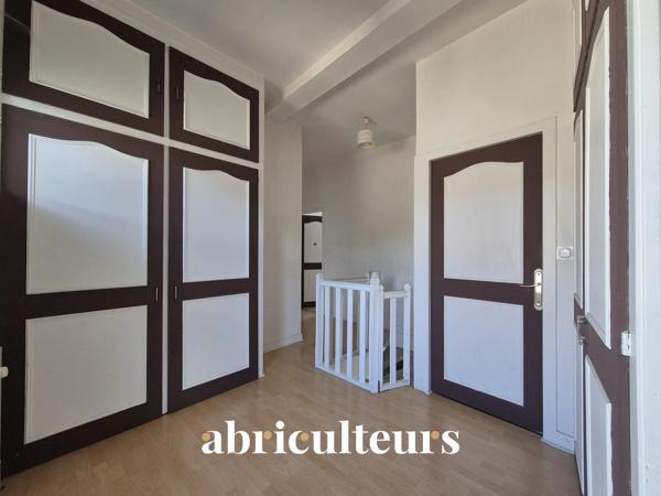 Maison 150 m² 5 pièces cour garage Cognac