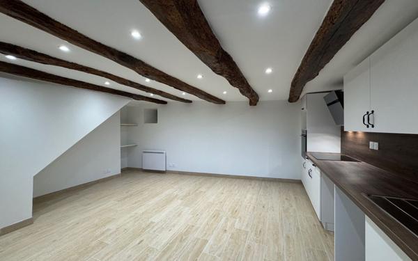 Maison à louer    3 pièces • 70 m2 Saint-Amans-Soult