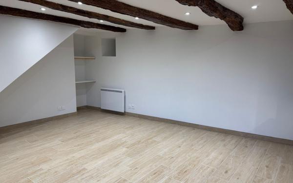 Maison à louer    3 pièces • 70 m2 Saint-Amans-Soult