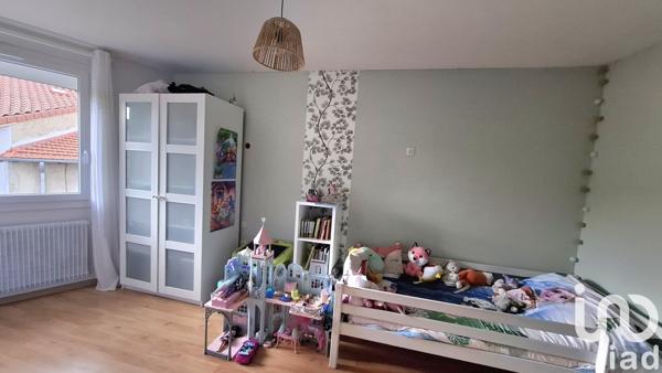 Appartement 6 pièces de 112 m² à Vals-près-le-Puy (43750)