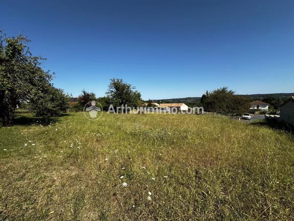 Vente Terrain 996 m2 à Neuvic