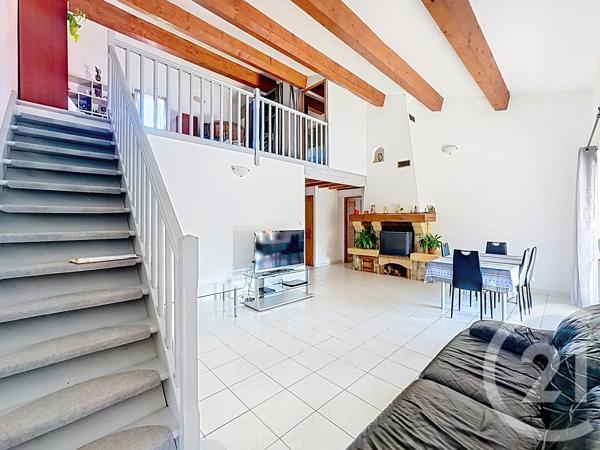 Maison à vendre  6 pièces - 140 m 2   TRETS  - 13