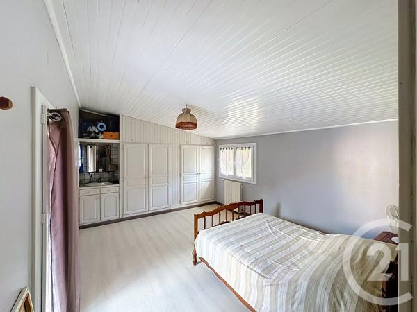 Maison à vendre  6 pièces - 140 m 2   TRETS  - 13