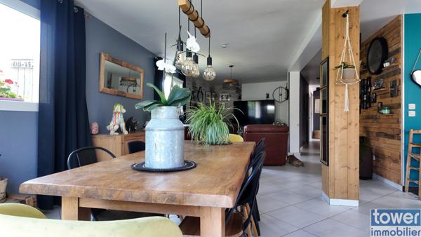 Maison
                                                                                                                                                                                                                                                                                                                        10 pièce(s)                                                                                                                                                                                                          8 chambre(s)                                                                                                                                                                                                          219  m²