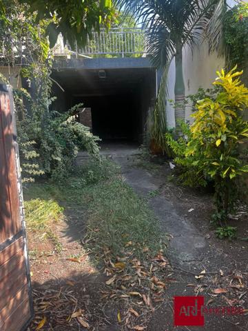 A VENDRE - Maison T3 à rénover – Hyper centre de Saint-Pierre