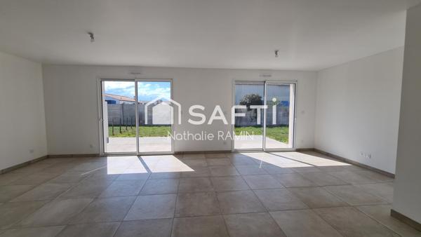 Intérieur moderne et lumineux