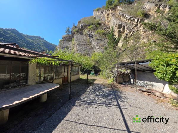 Maison
         5 pièces
        - 105 m² Exclusivité 250 000 € *