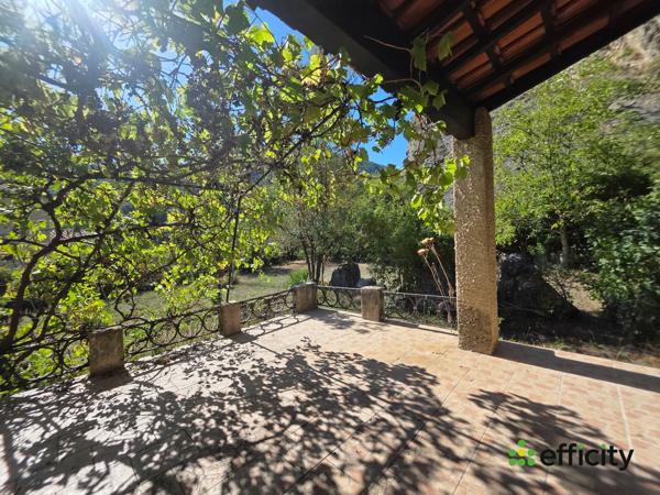 Maison
         5 pièces
        - 105 m² Exclusivité 250 000 € *