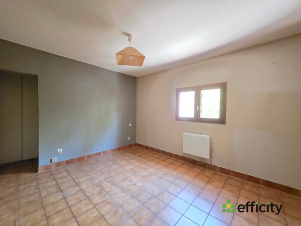 Maison
         5 pièces
        - 105 m² Exclusivité 250 000 € *