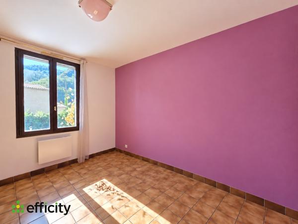 Maison
         5 pièces
        - 105 m² Exclusivité 250 000 € *