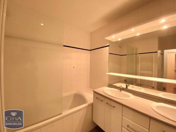 Appartement à louer 4 pièces 106m²