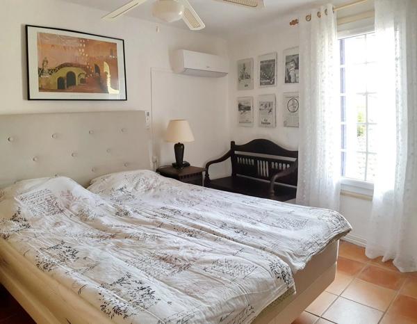 Maison de ville avec garage et terrasse