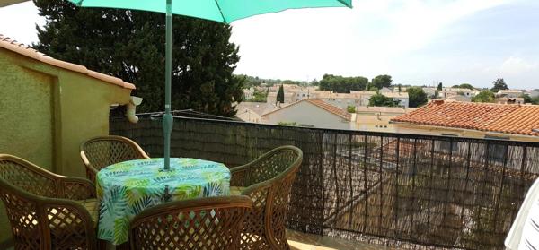 Maison de ville avec garage et terrasse