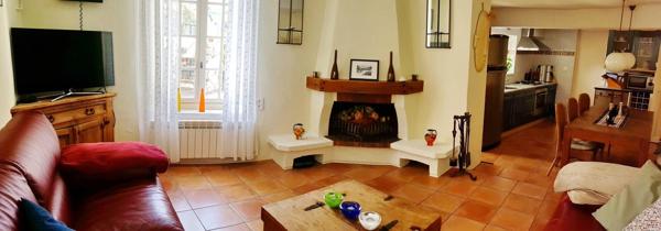 Maison de ville avec garage et terrasse