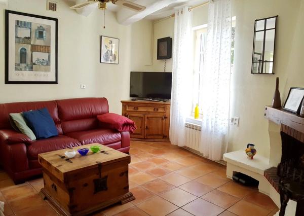 Maison de ville avec garage et terrasse