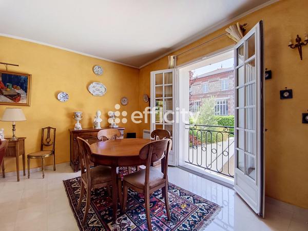 Maison
         6 pièces
        - 112 m² Bien prestige 650 000 € *