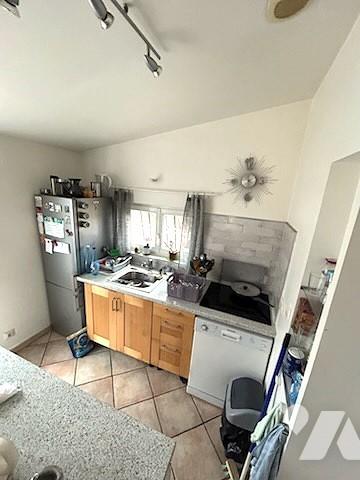 Draguignan, Appartement 2 pièces dans une petite copropriété avec piscine collective.