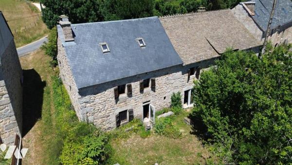 A VENDRE CORPS DE FERME  LES MONTS VERTS