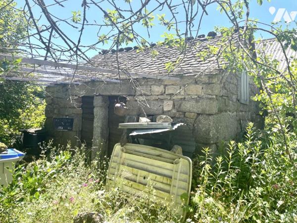A VENDRE CORPS DE FERME  LES MONTS VERTS