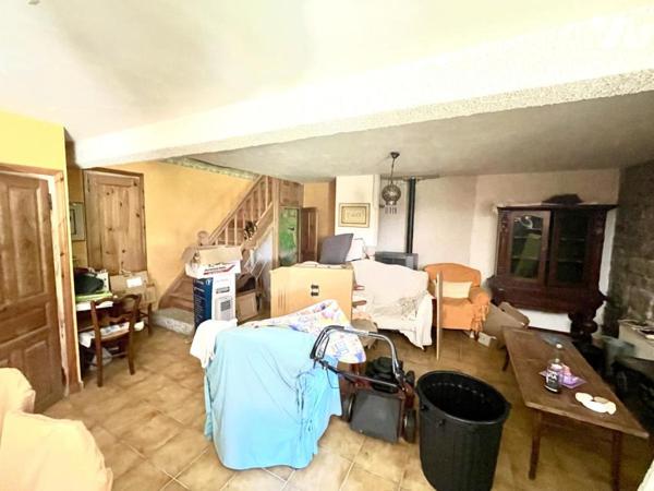 A VENDRE CORPS DE FERME  LES MONTS VERTS