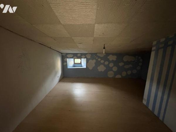 Commune de la CRECHE, coté NIORT, maison ancienne de 96 m² à rénover 