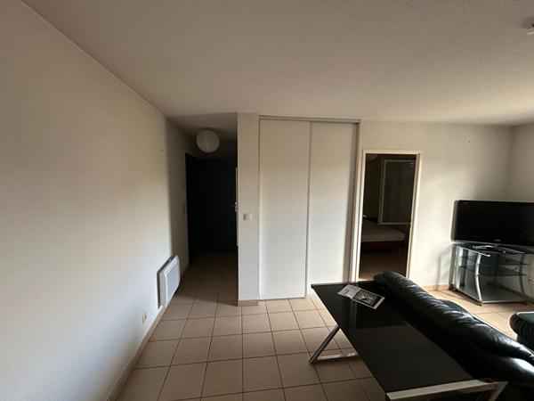 Appartement meublé plein centre avec balcon