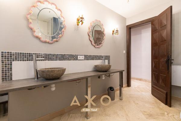 CASTELNAU-LE-LEZ  AUTHENTIQUE MAS DE PLAIN-PIED  248 m²  4 CHAMBRES  SUITE PARENTALE  PISCINE  TERRAIN 1 331 m²  FORAGE  2 044 000 