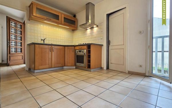 Vente Maison de village Avec garage et cour à rafraîchir Fauillet