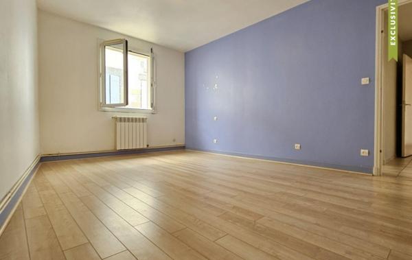 Vente Maison de village Avec garage et cour à rafraîchir Fauillet