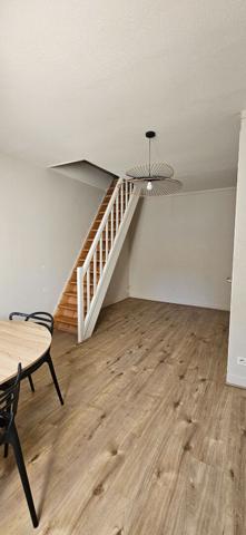 Charmant appartement 2 pièces meublé à louer au dernier étage à Chalon-sur-Saône
