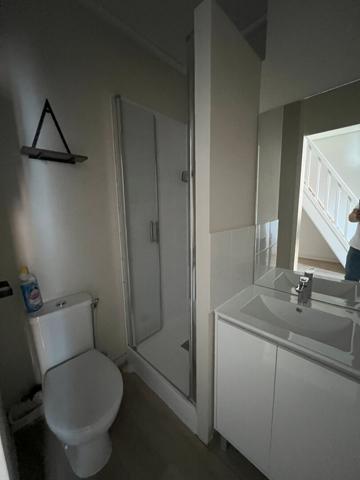 Charmant appartement 2 pièces meublé à louer au dernier étage à Chalon-sur-Saône