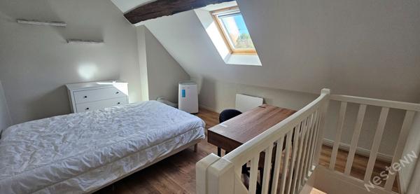 Charmant appartement 2 pièces meublé à louer au dernier étage à Chalon-sur-Saône