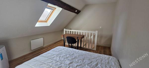 Charmant appartement 2 pièces meublé à louer au dernier étage à Chalon-sur-Saône