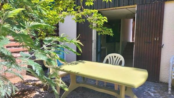 Pavillon dans la pinède à 1500m des plages océanes et proche des pistes cyclables