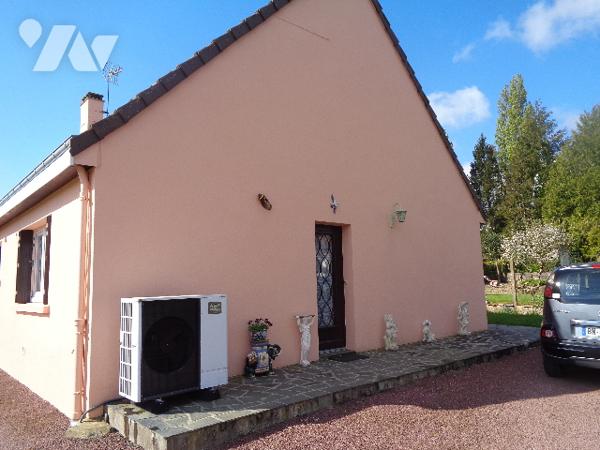 PAVILLON EN SORTIE DE BOURG