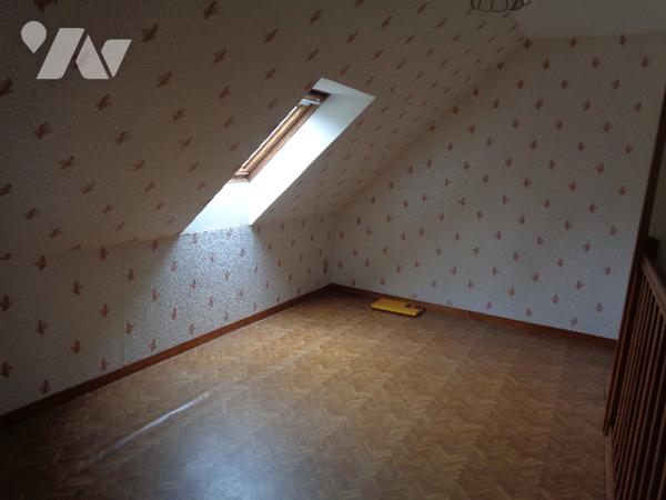 PAVILLON EN SORTIE DE BOURG