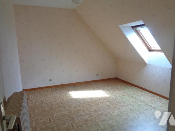 PAVILLON EN SORTIE DE BOURG