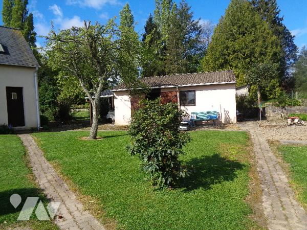 PAVILLON EN SORTIE DE BOURG