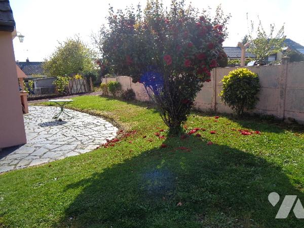 PAVILLON EN SORTIE DE BOURG