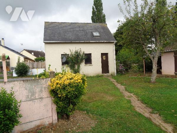 PAVILLON EN SORTIE DE BOURG