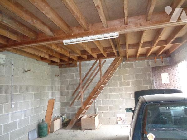 PAVILLON EN SORTIE DE BOURG