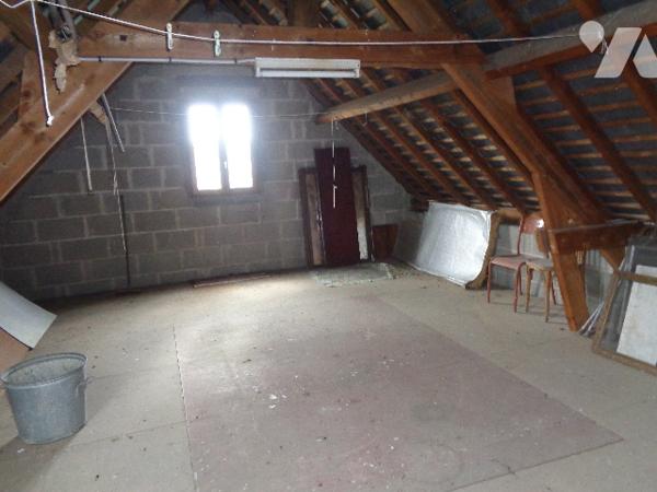 PAVILLON EN SORTIE DE BOURG