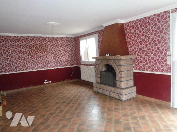 PAVILLON EN SORTIE DE BOURG