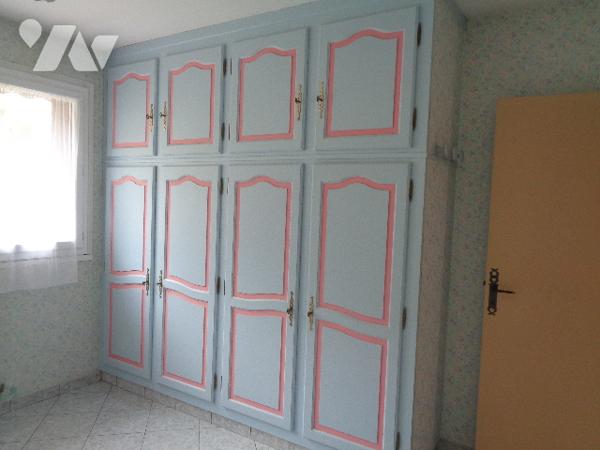 PAVILLON EN SORTIE DE BOURG