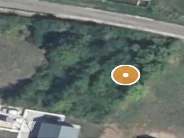 Terrain à bâtir non viabilisé à 7 min environ de GRAY de 749 M2 au bord d'une rue peu passante