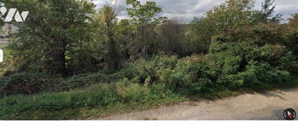 Terrain à bâtir non viabilisé à 7 min environ de GRAY de 749 M2 au bord d'une rue peu passante