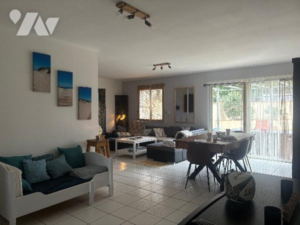 Villa plain-pied, jardin, garage, 3 chambres, pièce de vie ouverte, quartier calme et résidentiel !