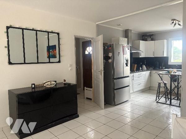 Villa plain-pied, jardin, garage, 3 chambres, pièce de vie ouverte, quartier calme et résidentiel !