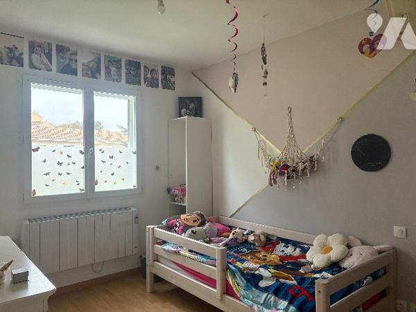 Villa plain-pied, jardin, garage, 3 chambres, pièce de vie ouverte, quartier calme et résidentiel !