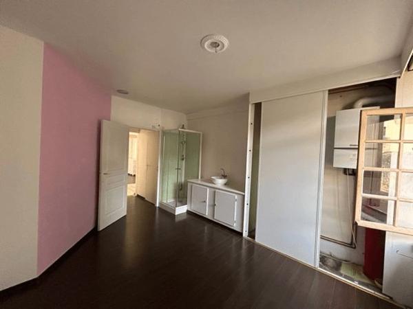 Local commercial 3 pièces T3 F3 69.7 m² à Firmi 13 PLACE DE L'HOTEL DE VILLE 12300 à louer